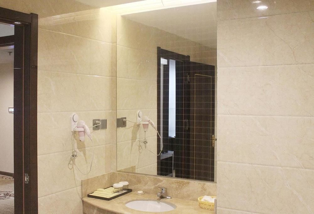 Weishi International Hotel Qing Zhou Exterior foto